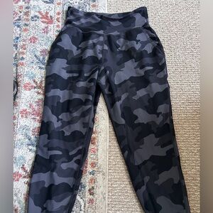 Old navy camo powersoft joggers large